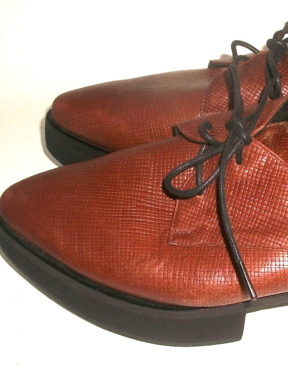 Katz & Birds Handmade Textured Brown Leather Pointy Platform Oxfords - Picture 3 of 10